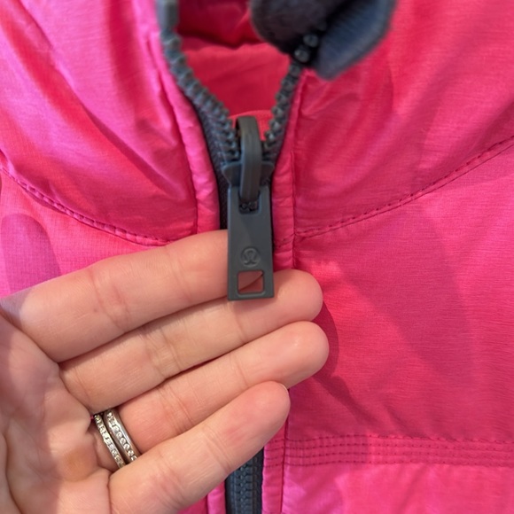 Lululemon reversible vest with hood size 4 - Picture 3 of 8